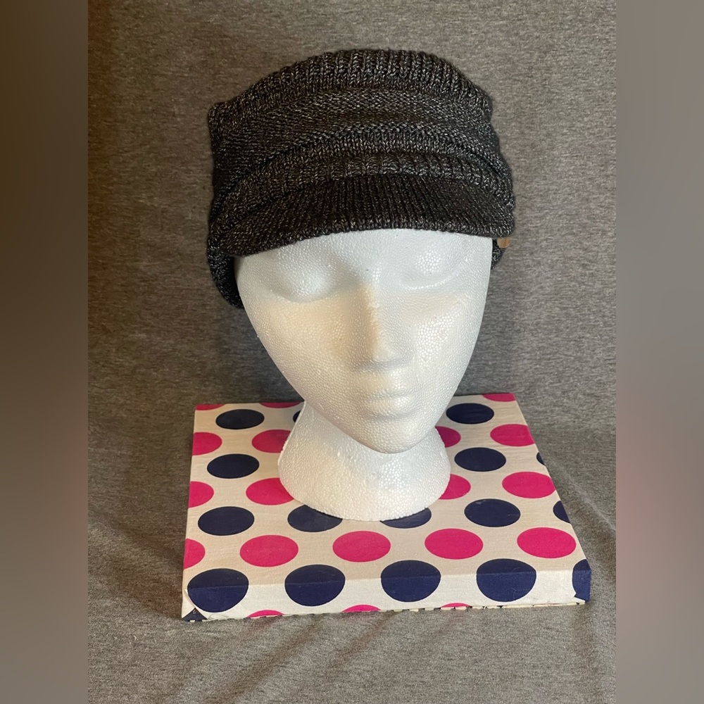 Women’s Adidas newsboy hat beanie dark grey NWOT